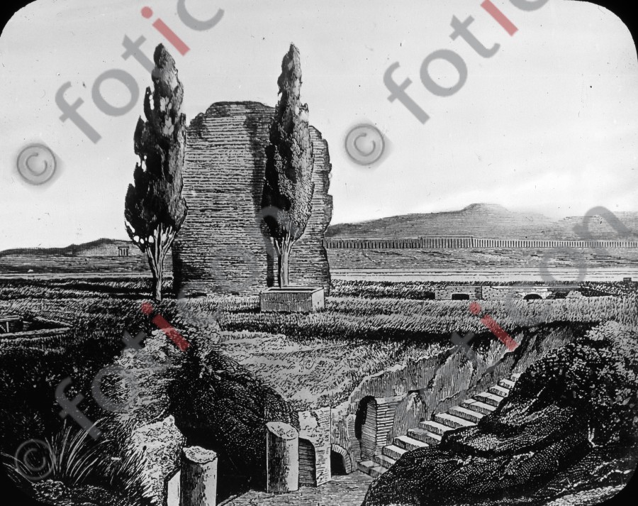 Eingang der Calixtus-Katakombe | Entrance of Callistus catacomb - Foto simon-107-008-sw.jpg | foticon.de - Bilddatenbank für Motive aus Geschichte und Kultur